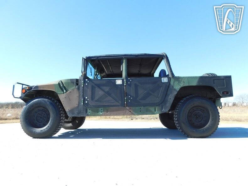 2002 AM General M1123