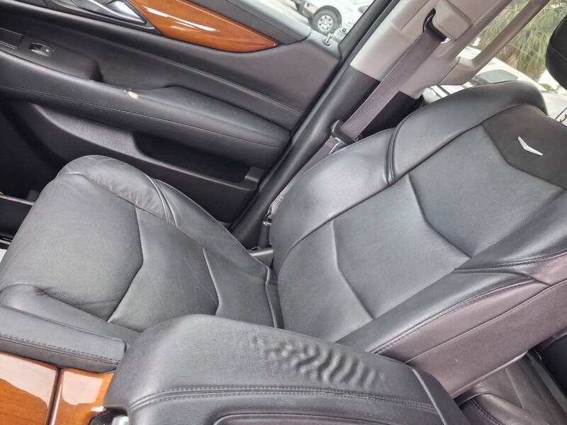 2016 Cadillac Escalade Standard