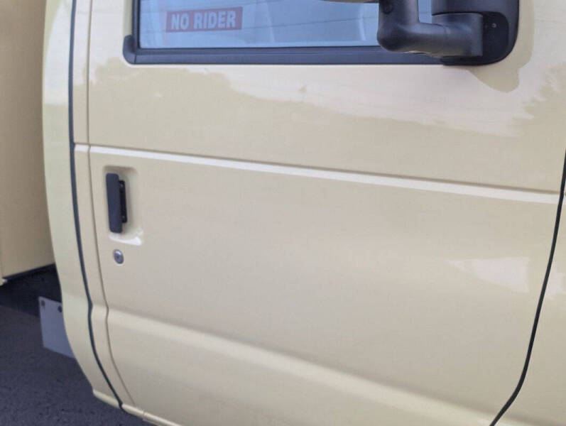 2022 Ford E-Series E-450 SD