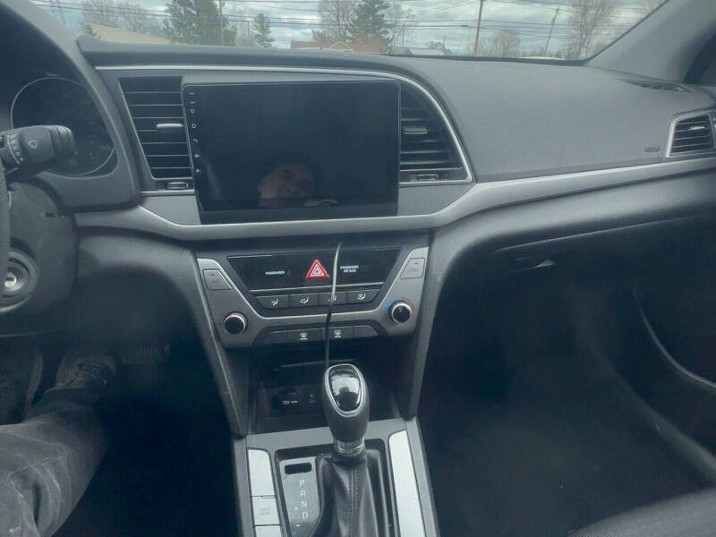 2018 Hyundai Elantra SE