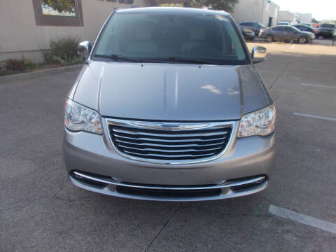 2015 Chrysler Town and Country for sale at ACH AutoHaus in Dallas TX