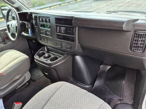 2024 Chevrolet Express LT 3500
