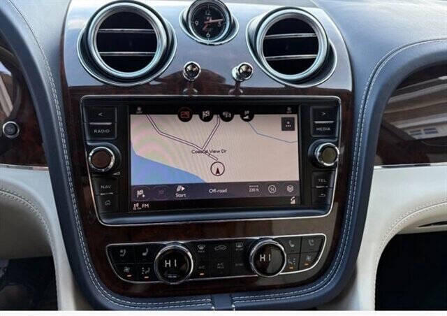 2018 Bentley Bentayga 16