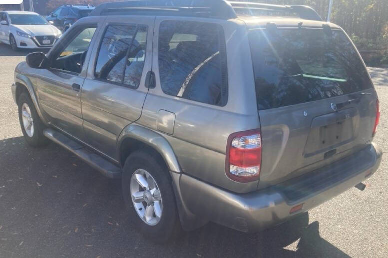 2004 Nissan Pathfinder SE