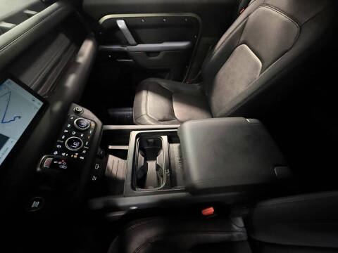2024 Land Rover Defender 90 P400 X-Dynamic SE