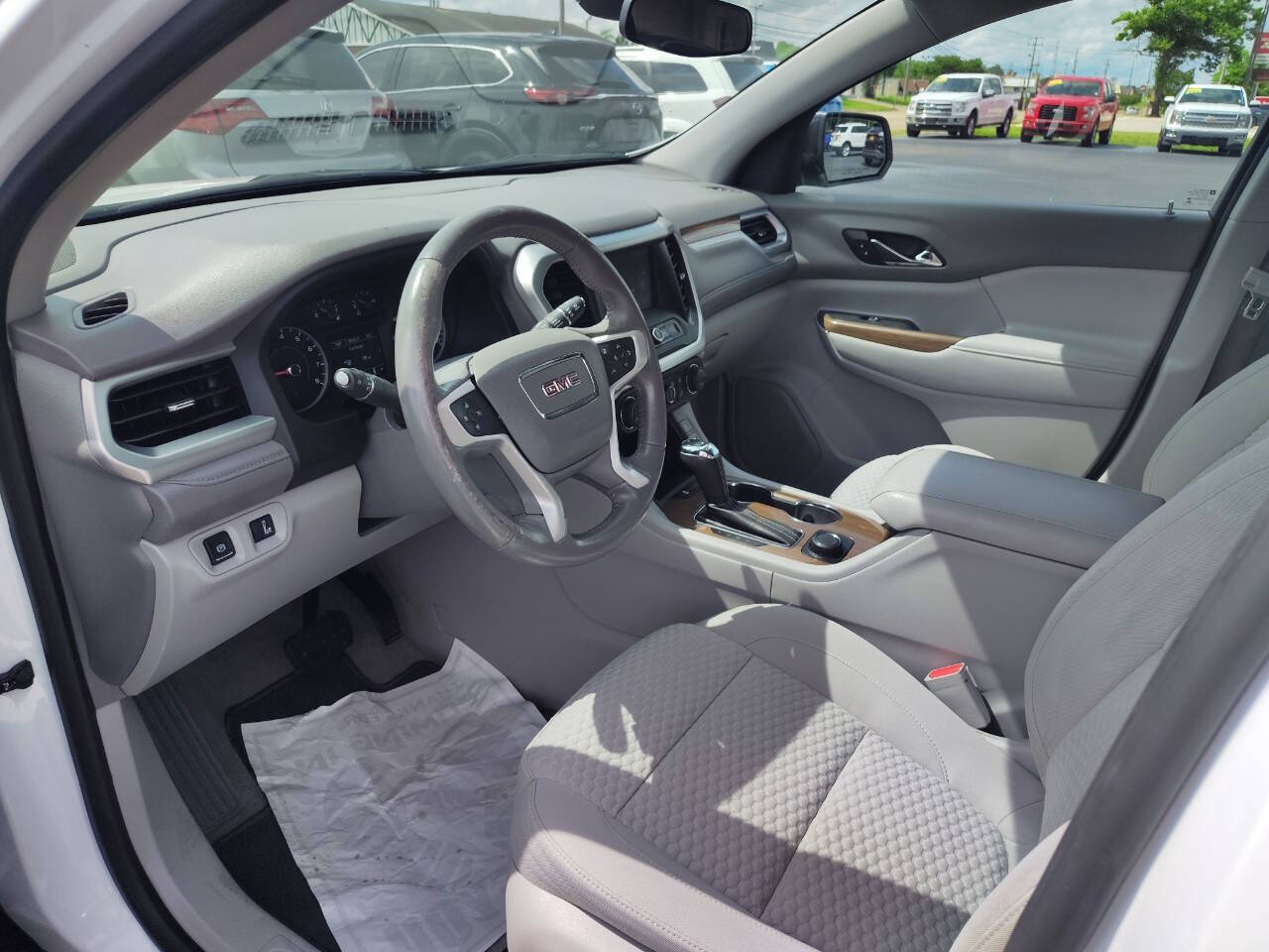 White 2017 GMC Acadia SLE-2 4x4 SLE-2 4dr SUV 2
