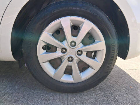 2016 Kia Rio 5-Door LX