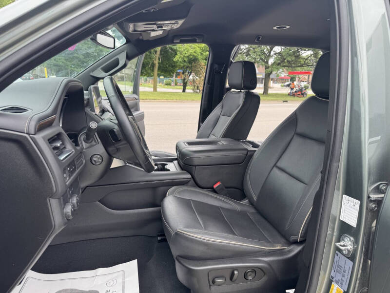 2023 Chevrolet Suburban Premier