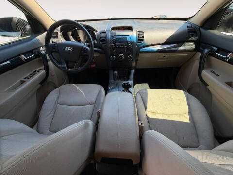 2011 Kia Sorento LX