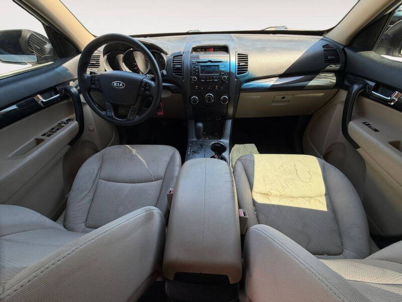 2011 Kia Sorento LX