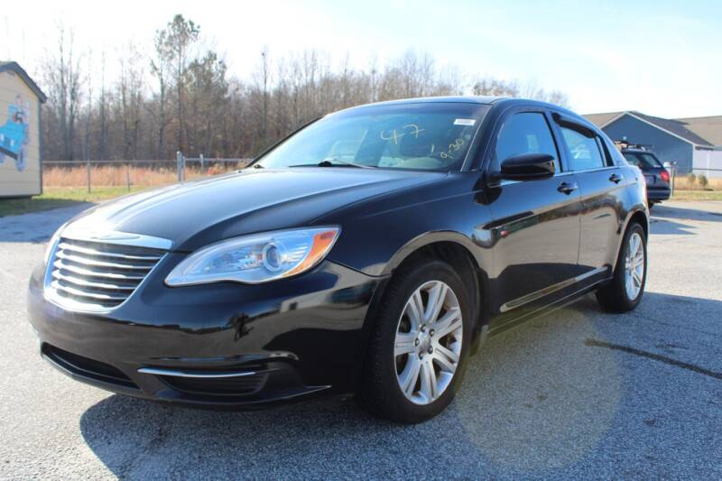 2013 Chrysler 200 for sale at UpCountry Motors in Taylors SC