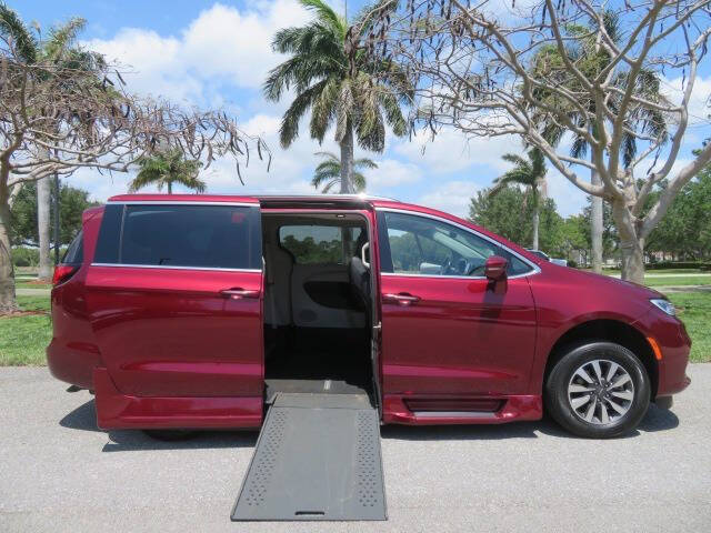 2021 Chrysler Pacifica Touring L