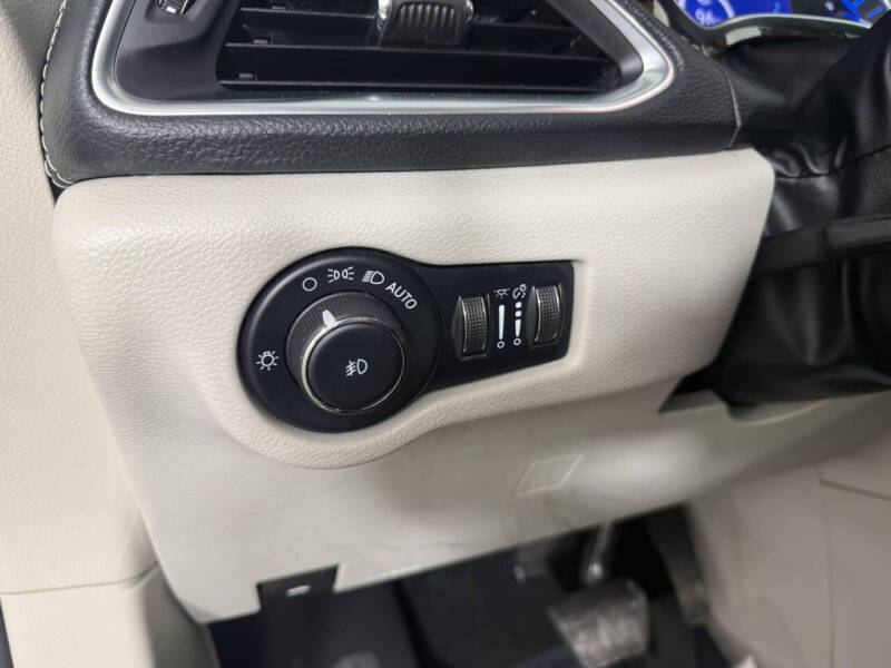 2023 Chrysler Pacifica Plug-In Hybrid Limited