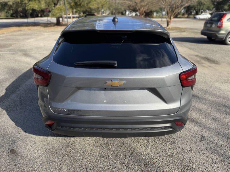 2025 Chevrolet Trax LS