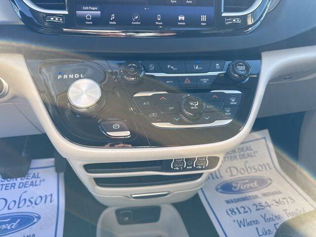 2023 Chrysler Pacifica Touring L