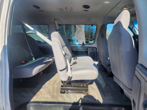 2011 Ford E-Series E-350 SD XLT