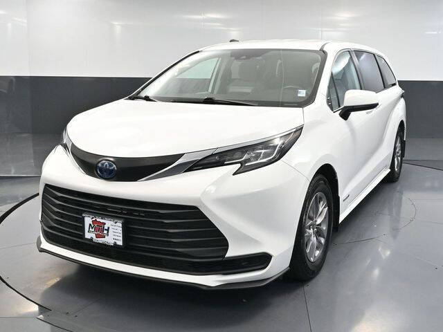 2021 Toyota Sienna LE 8-Passenger