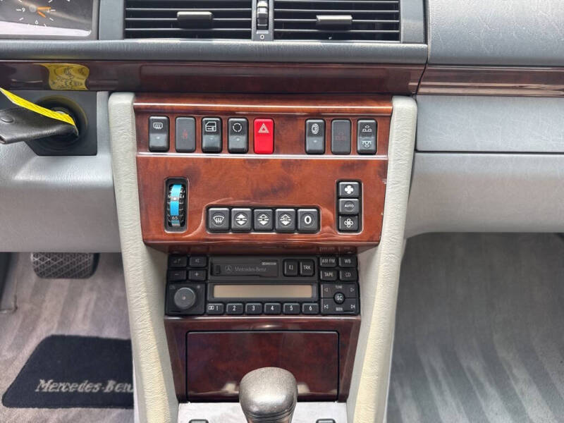 1995 Mercedes-Benz E-Class E 320