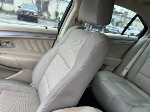 2015 Ford Taurus SEL