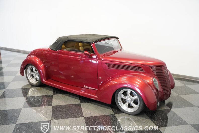 1937 Ford Cabriolet