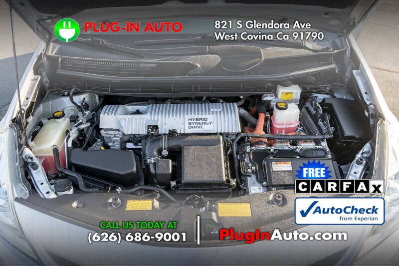 2013 Toyota Prius v Five