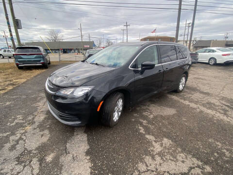 2017 Chrysler Pacifica for sale at M-97 Auto Dealer in Roseville MI
