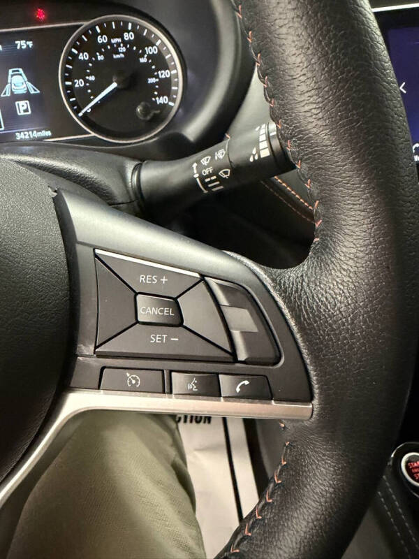 2020 Nissan Kicks SR