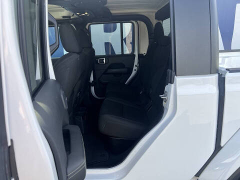 2023 Jeep Gladiator Overland