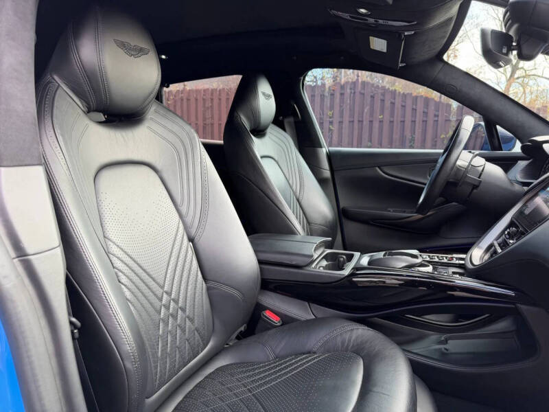 2021 Aston Martin DBX