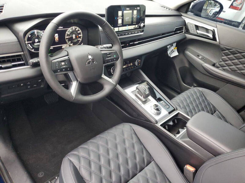 2025 Mitsubishi Outlander Plug-in Hybrid SEL - Photo 13