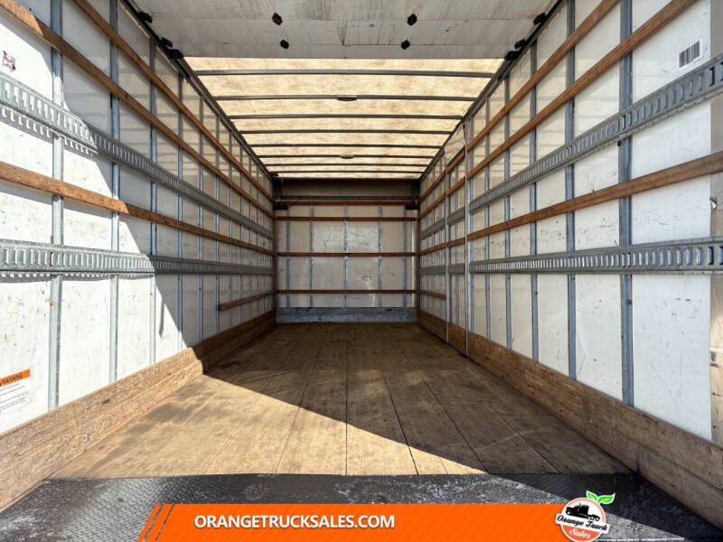 2019 Freightliner M2 106