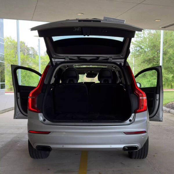 2019 Volvo XC90 T6 Momentum