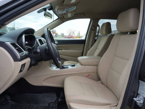 2019 Jeep Grand Cherokee Laredo E