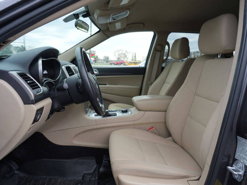 2019 Jeep Grand Cherokee Laredo E