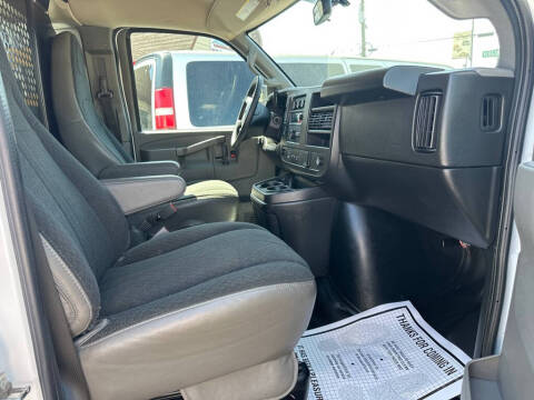 2022 Chevrolet Express 2500