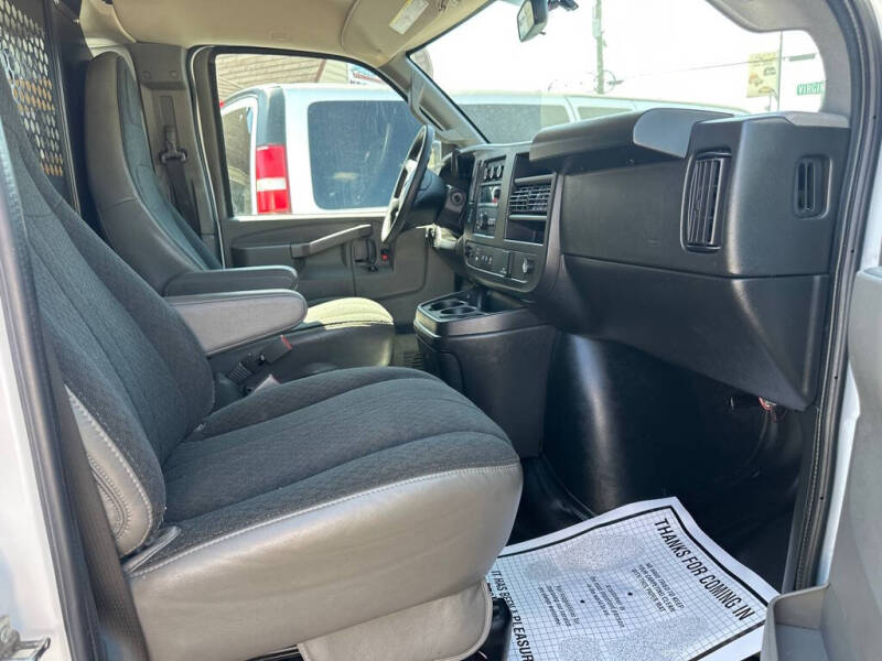 2022 Chevrolet Express 2500