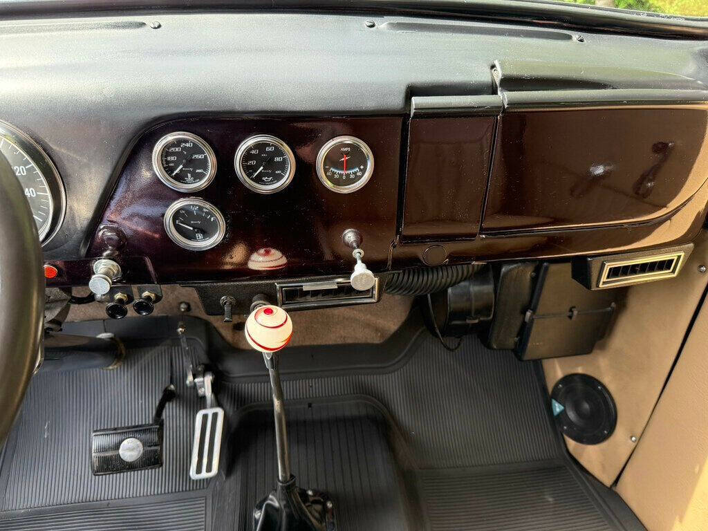 1952 Ford F1 31