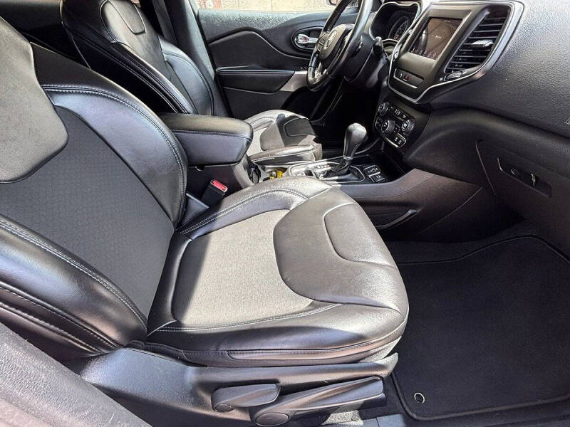 2019 Jeep Cherokee Latitude Plus