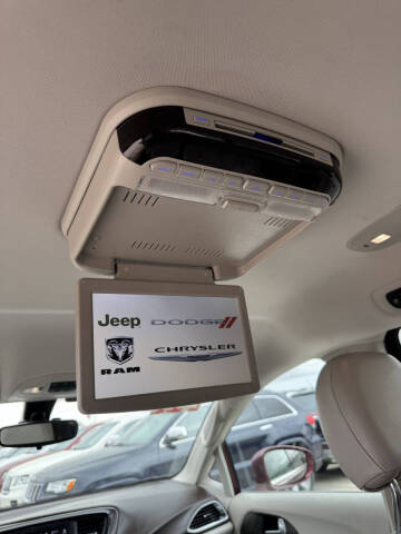 2017 Chrysler Pacifica Touring-L