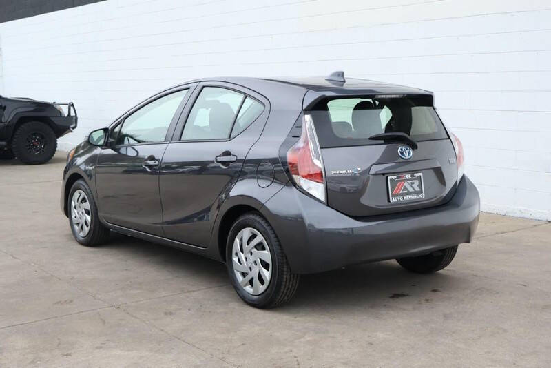 2015 Toyota Prius c Three