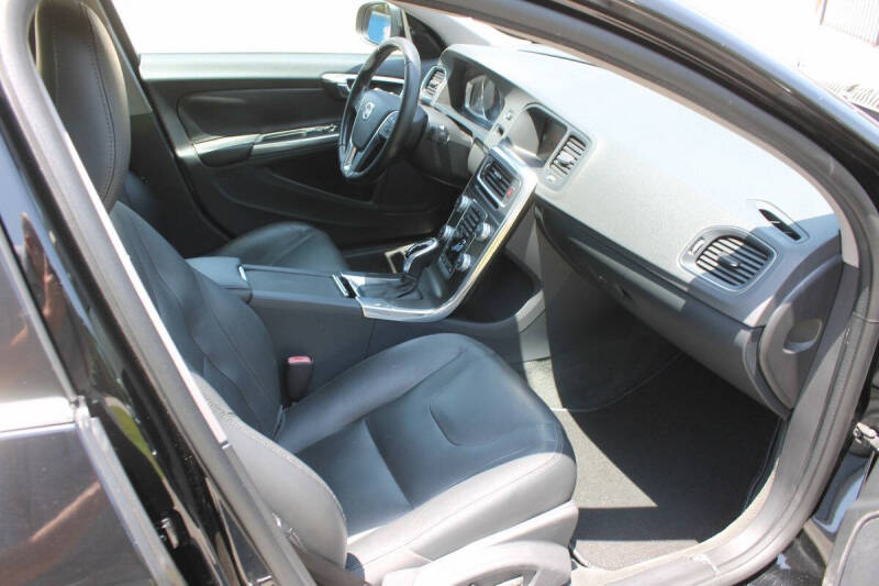 2016 Volvo S60 T5 Drive-E Premier