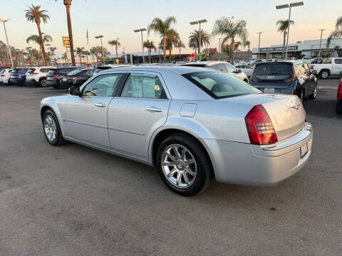 2005 Chrysler 300 C