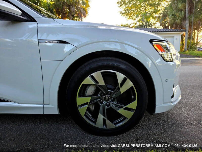 2021 Audi e-tron quattro Premium