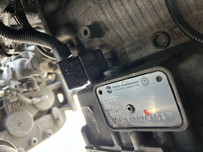 2013 International 7300 Digger Derrick Truck