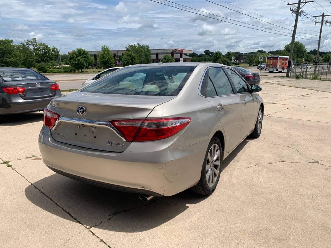 2015 Toyota Camry Hybrid for sale at Quantum Auto Co in Plainfield, IL