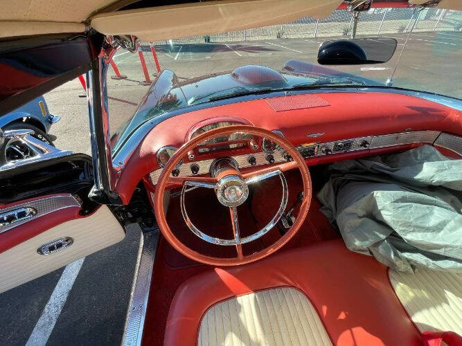 1956 Ford Thunderbird