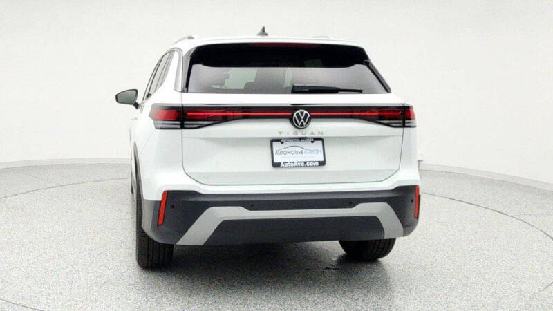 2025 Volkswagen Tiguan SE