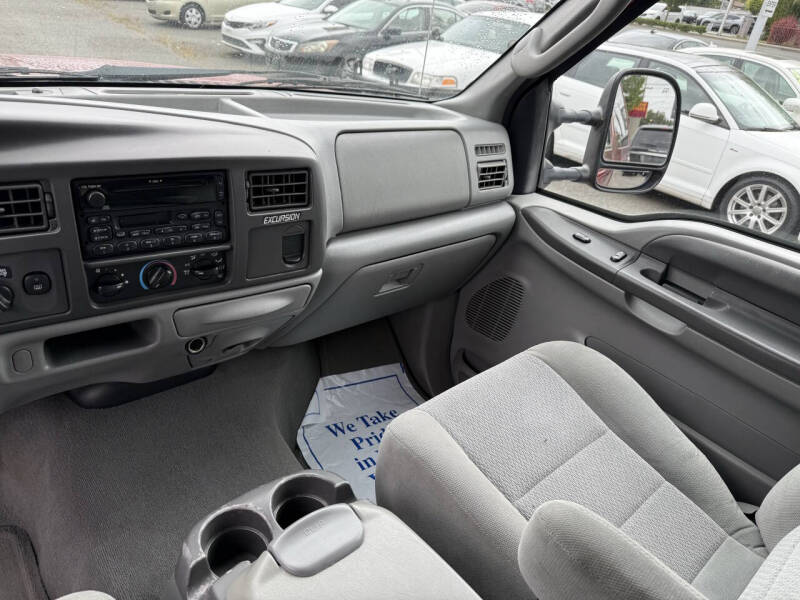 2004 Ford Excursion XLT
