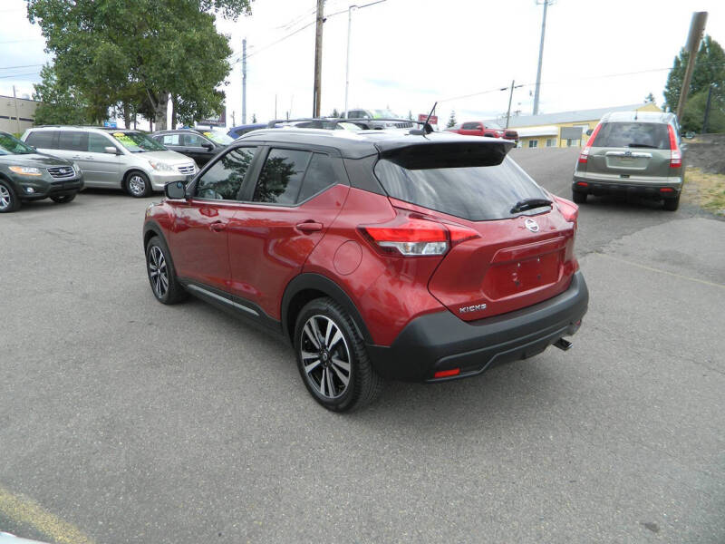 2019 Nissan Kicks SR