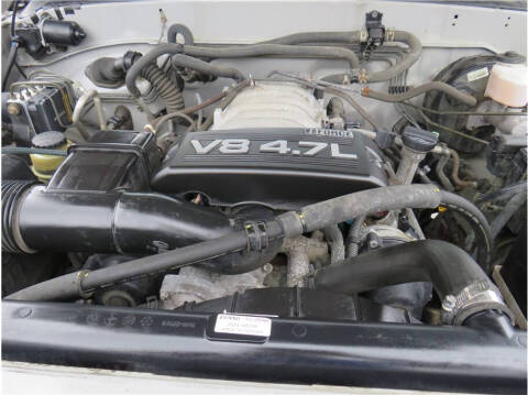 2004 Toyota Sequoia SR5